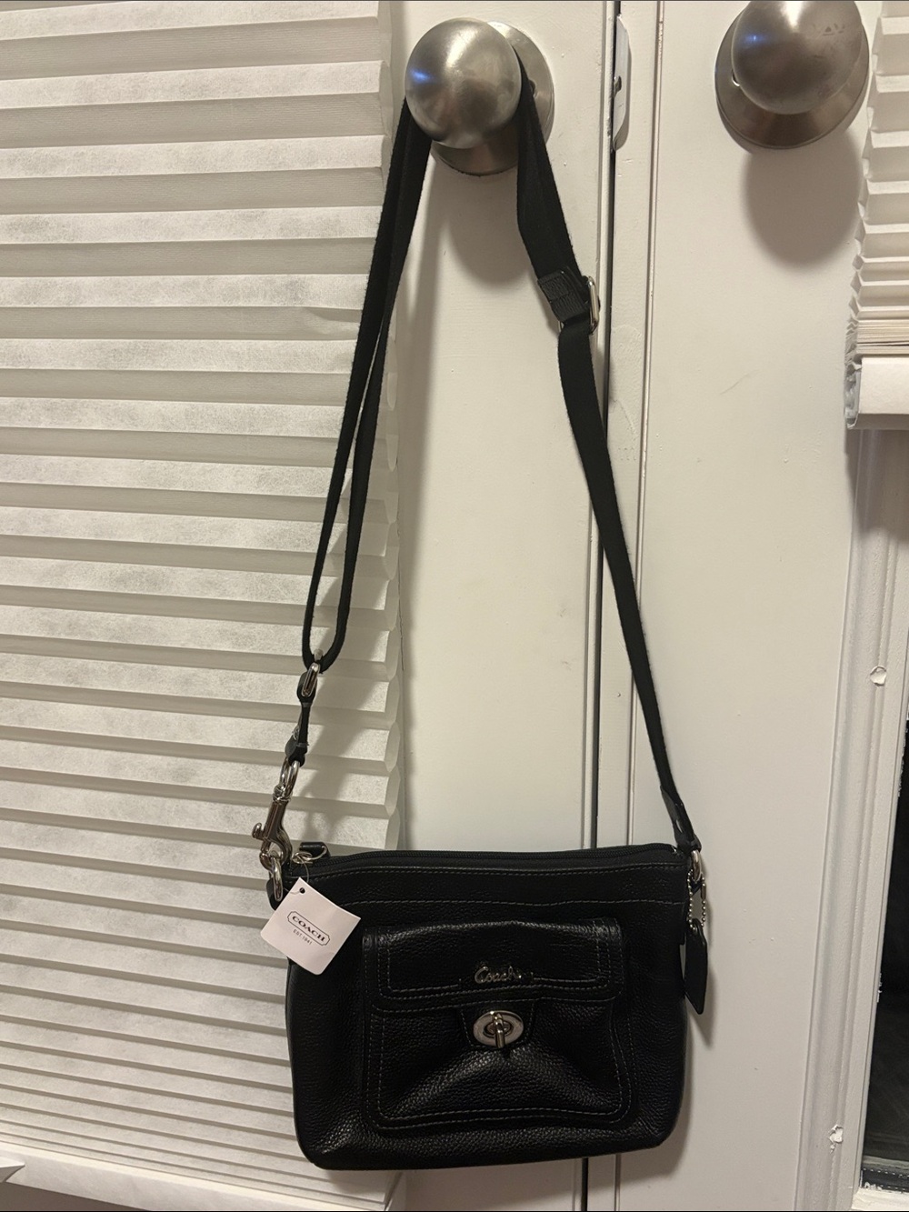 Coach Y2K Black Pebbled Leather Turn Lock Pocket Swingpack Crossbody Bag NWT